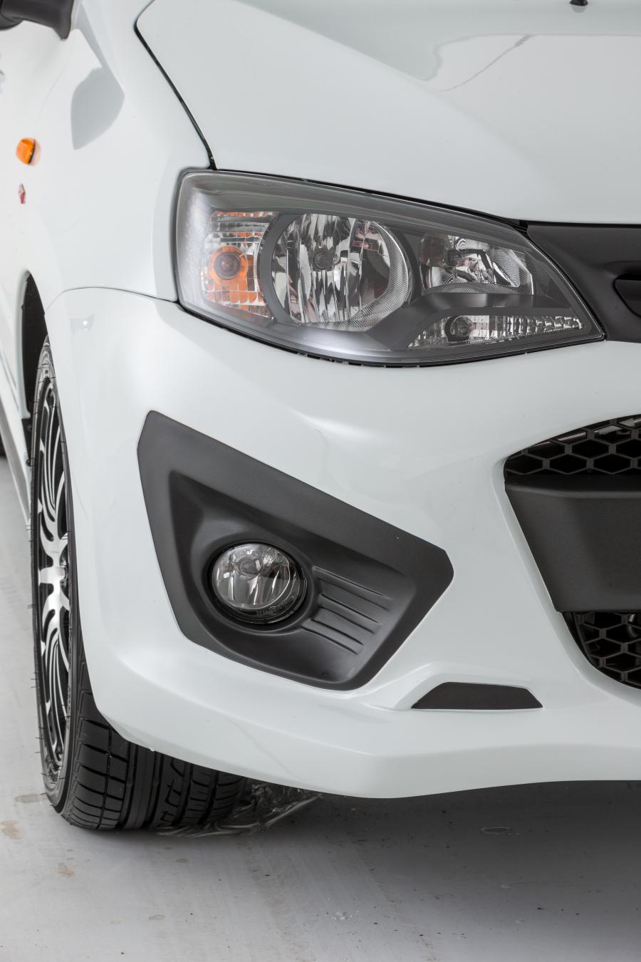 Детали экстерьера Lada Kalina Sport (21925) 2014 года  (фото 19 из 23)